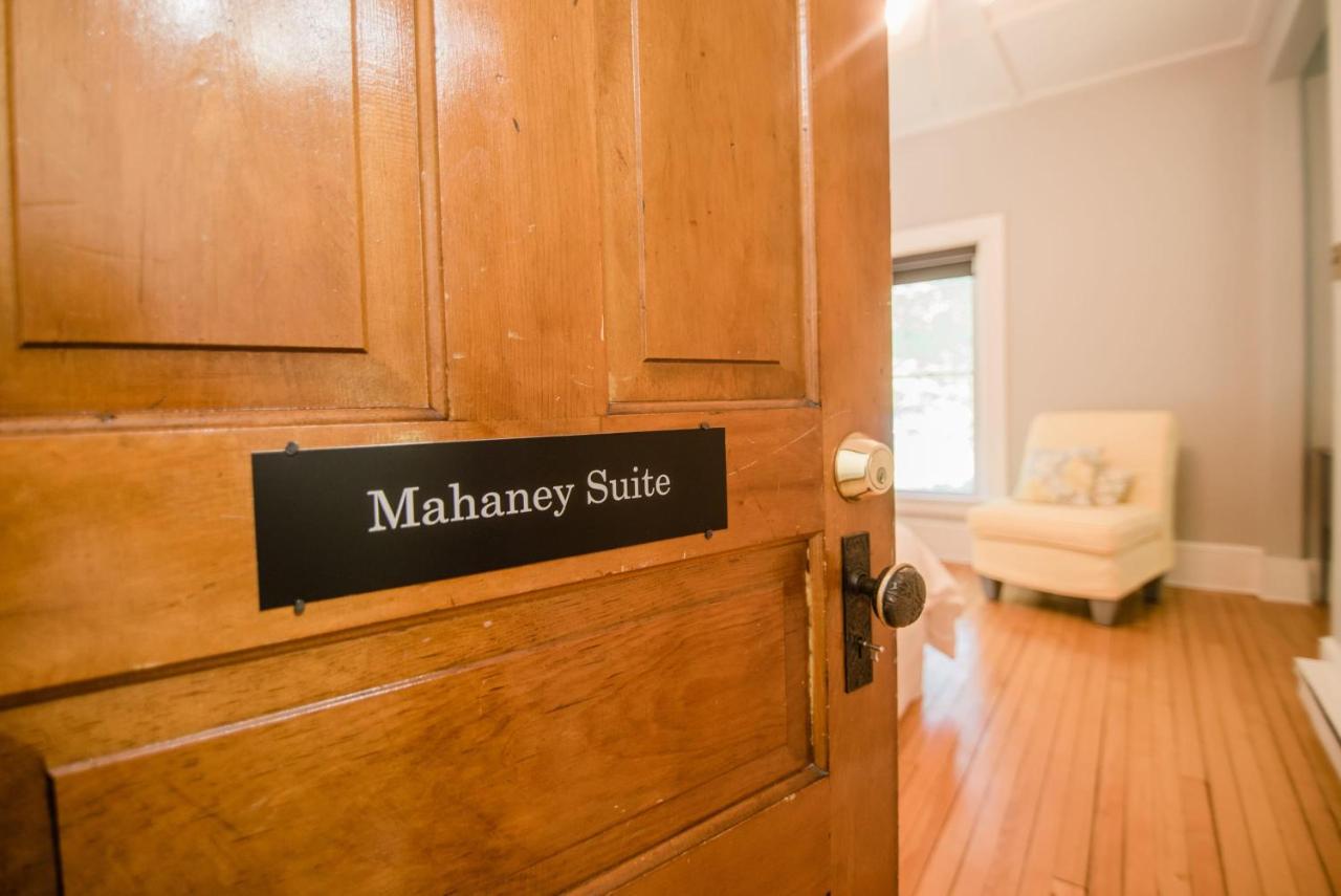 Mahaney Suite BW Boutique Hotel Central Lake Екстериор снимка